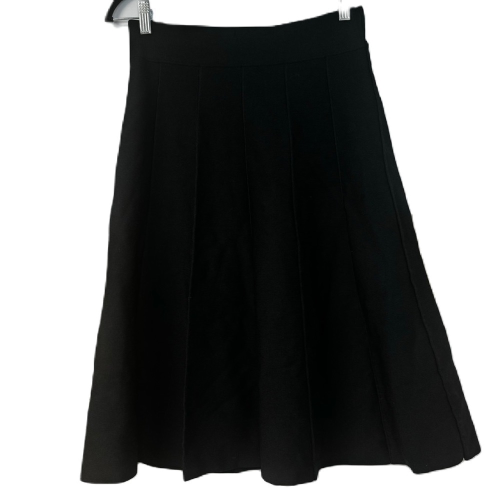 Junee Woman's Black Midi knit Medium Textured Aline Skirt Casual Work Fun Dress